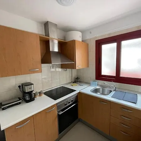 아파트 Balandros 303 아로나